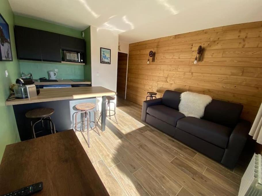 Apartamento Au Pied Des Pistes Avec Parking Entierement Renove Huez Exterior foto