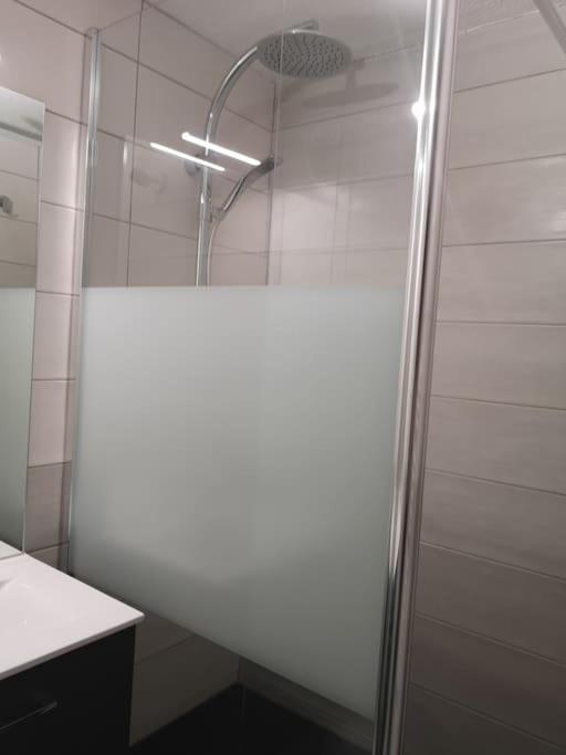 Apartamento Au Pied Des Pistes Avec Parking Entierement Renove Huez Exterior foto