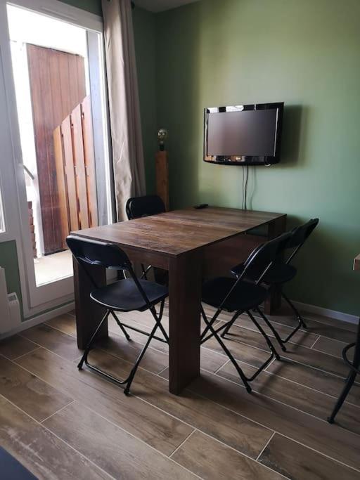 Apartamento Au Pied Des Pistes Avec Parking Entierement Renove Huez Exterior foto